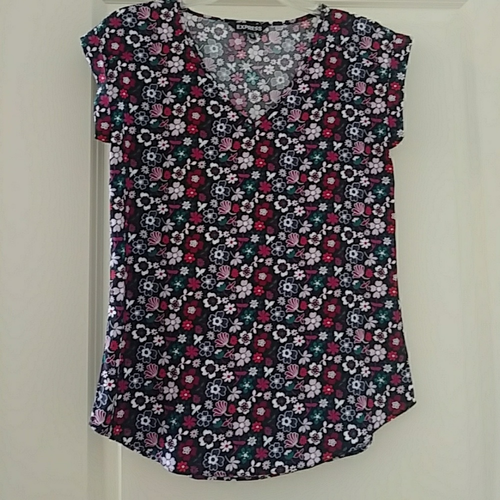 EXPRESS V Neck Top/ short sleeves